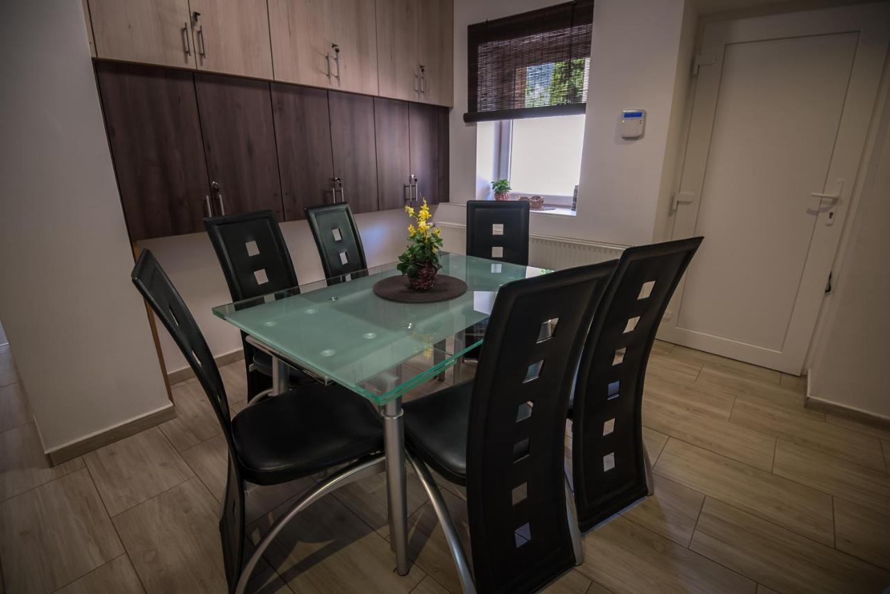 Mokka Apartman Szeged Eksteriør billede