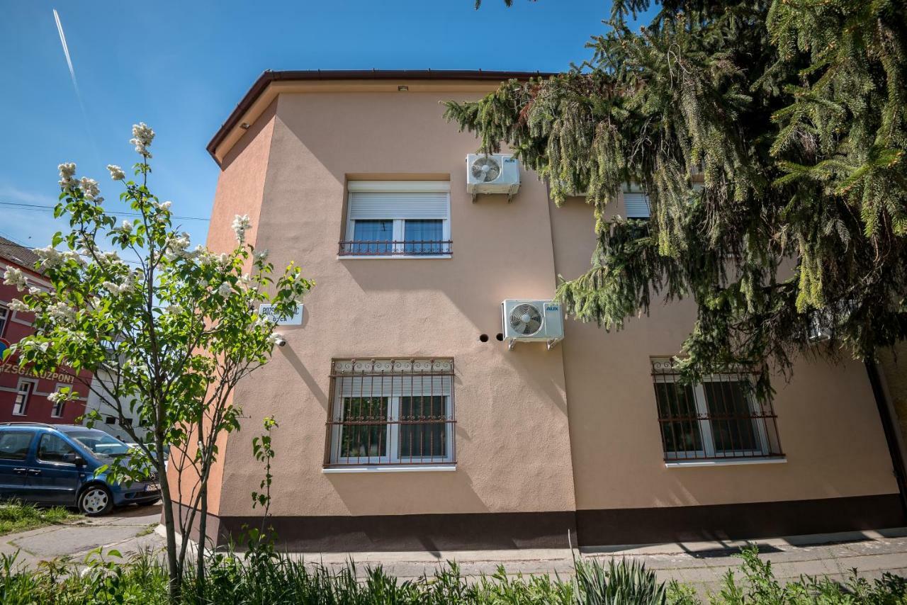 Mokka Apartman Szeged Eksteriør billede